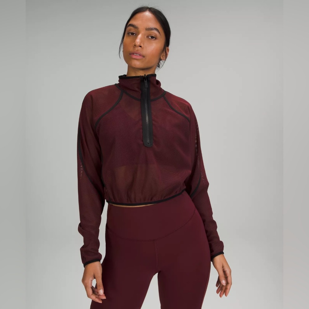 Lululemon Reversible Mesh 1/2 Zip
Black / Red Merlot